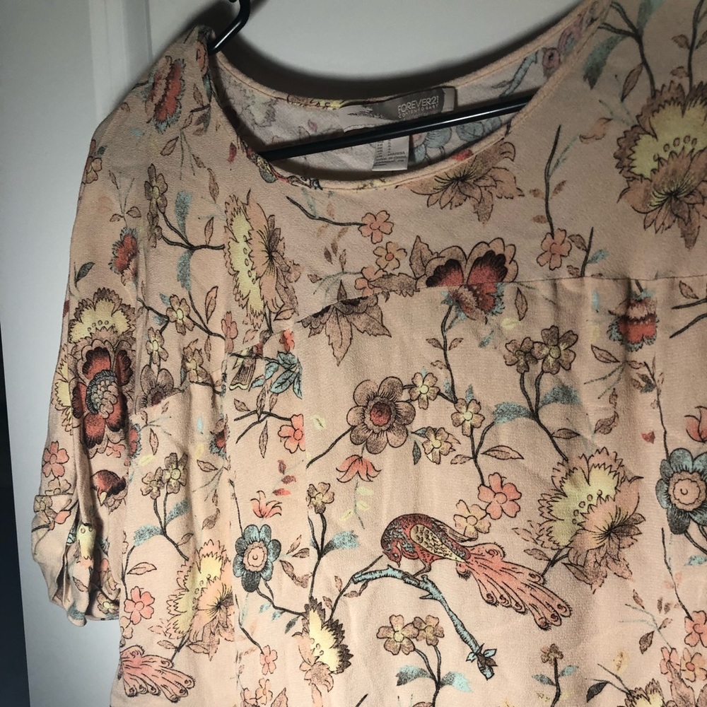 ❗️ 3 Days left ❗️ Forever 21 girly shirt sz small